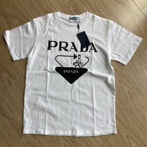 Authentic Prada's new short sleeved T-shirt White Size M L XL